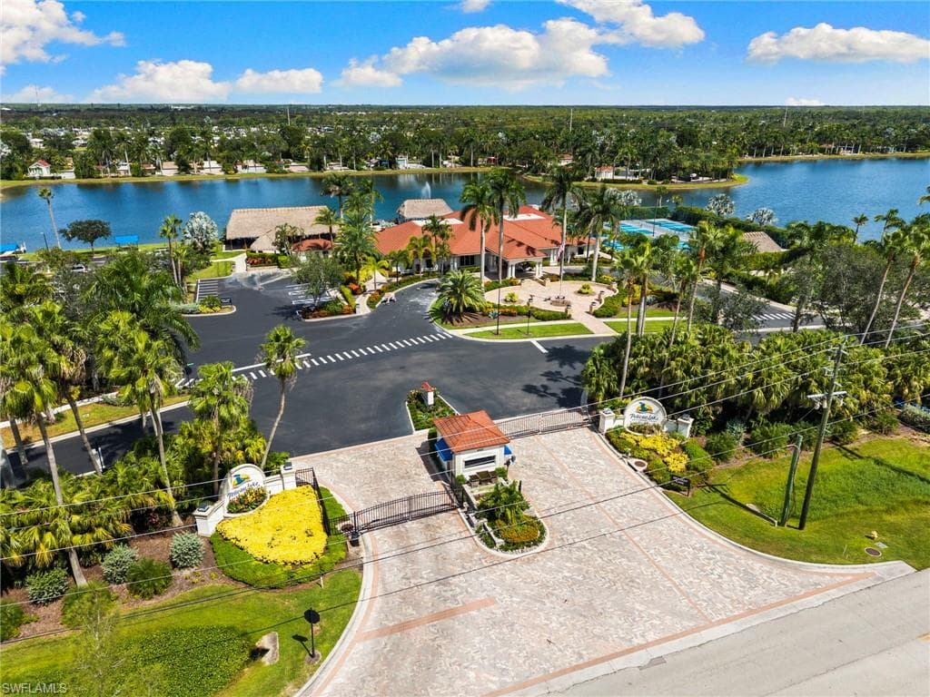 4520 Southern Breeze DR, NAPLES FL 34114-26