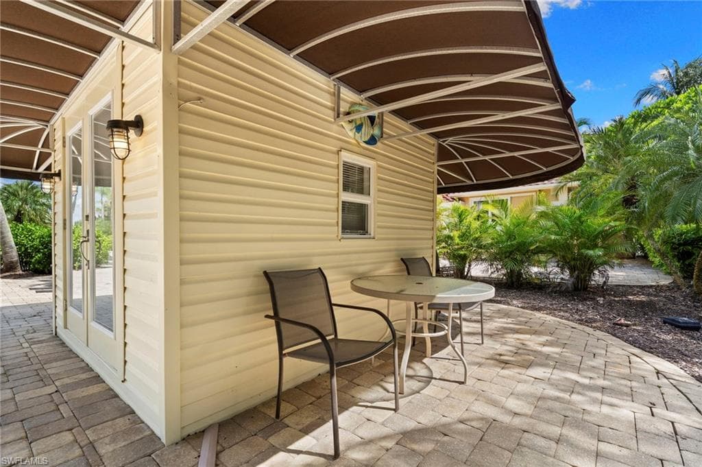 4520 Southern Breeze DR, NAPLES FL 34114-15