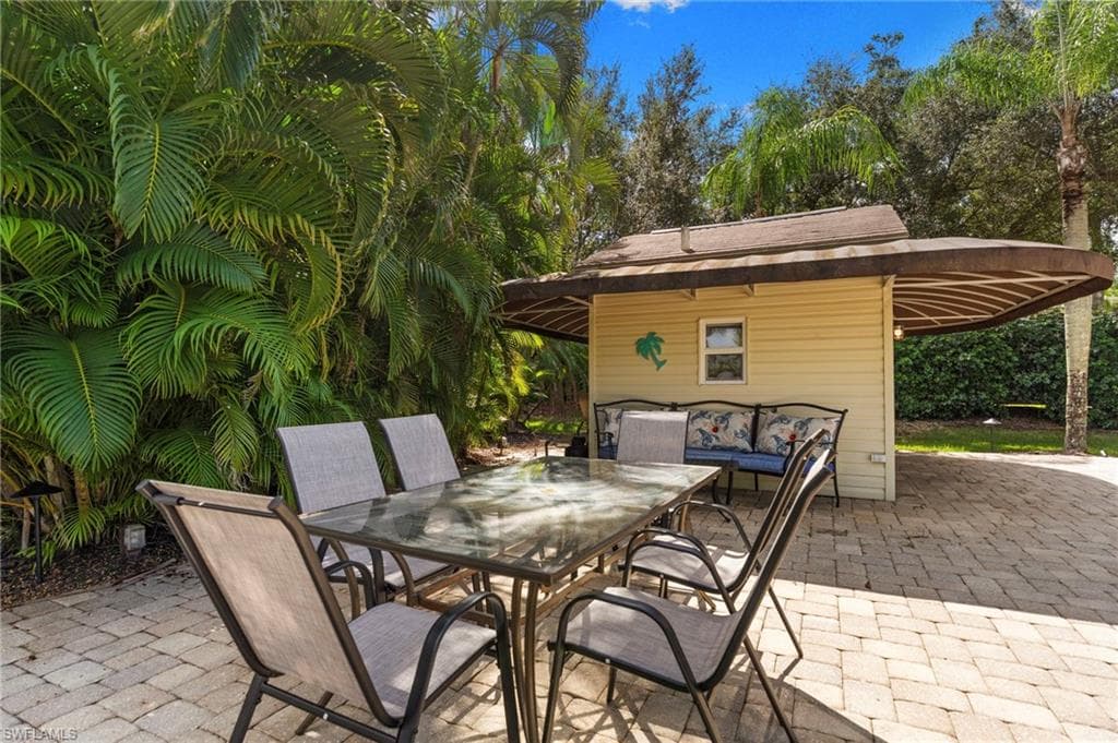 4520 Southern Breeze DR, NAPLES FL 34114-27