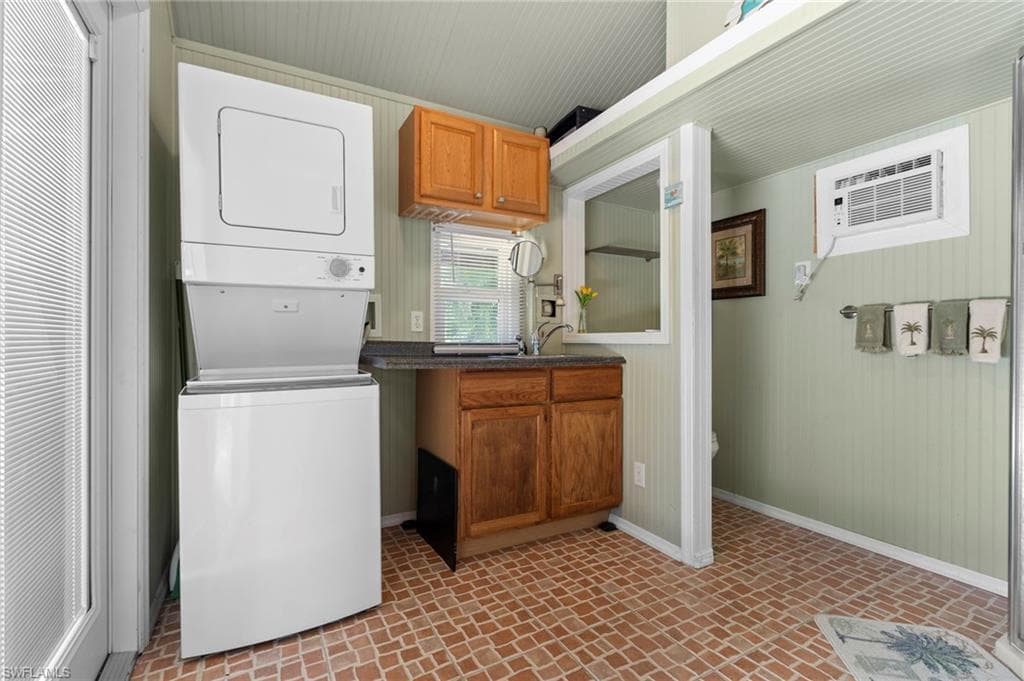 4520 Southern Breeze DR, NAPLES FL 34114-8