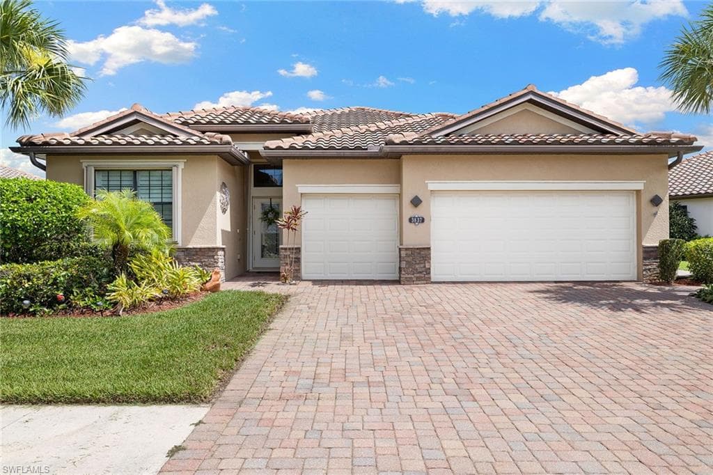3837 Ruby WAY, NAPLES FL 34114-1