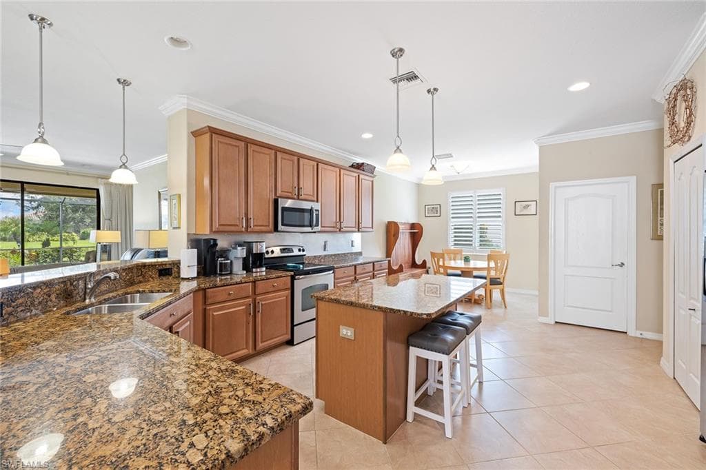 3837 Ruby WAY, NAPLES FL 34114-11