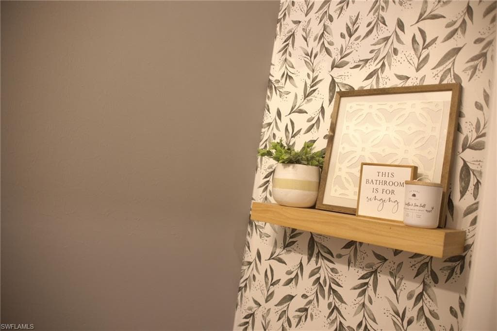 1526 Lake Jessup CIR, CAPE CORAL FL 33909-5