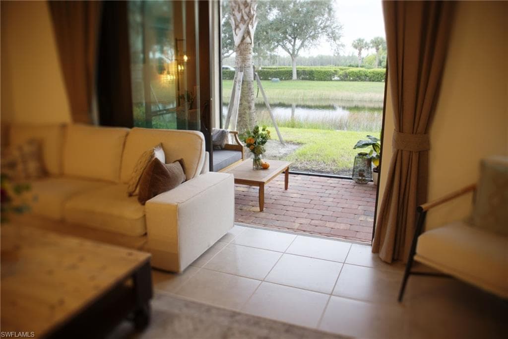 1526 Lake Jessup CIR, CAPE CORAL FL 33909-9