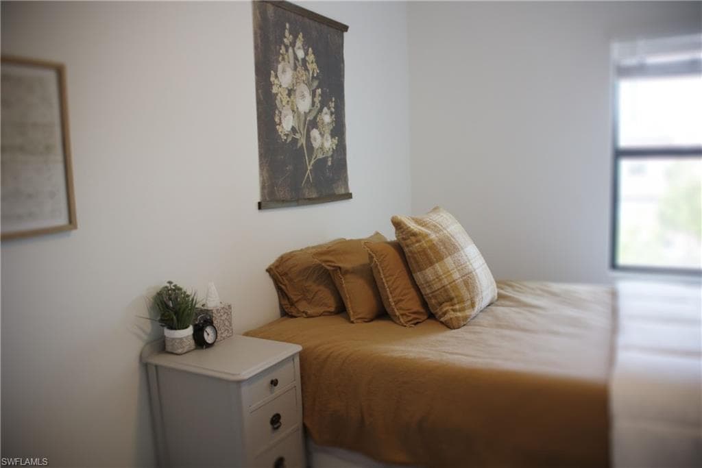 1526 Lake Jessup CIR, CAPE CORAL FL 33909-18