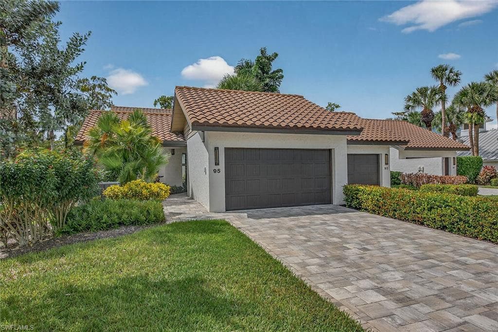 95 Cypress View DR, NAPLES FL 34113-16