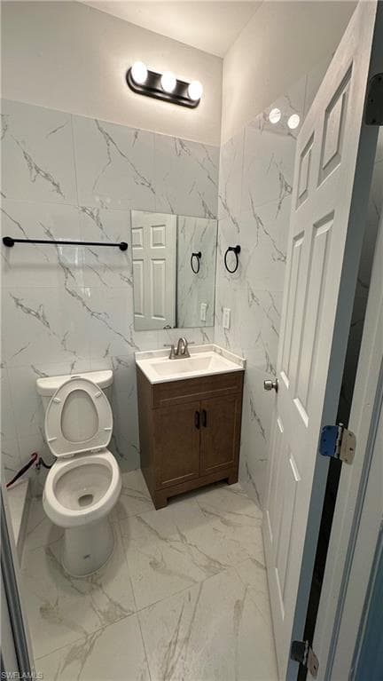 2167 Della DR, NAPLES FL 34117-24