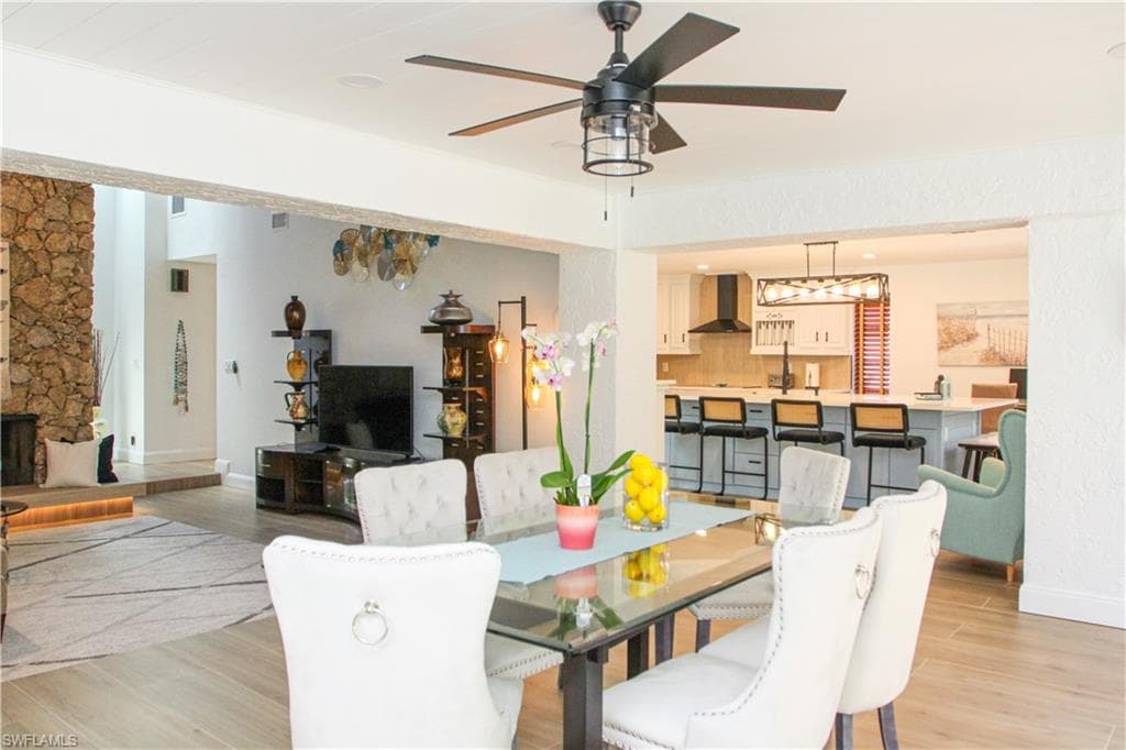 223 Forest Hills BLVD, NAPLES FL 34113-38