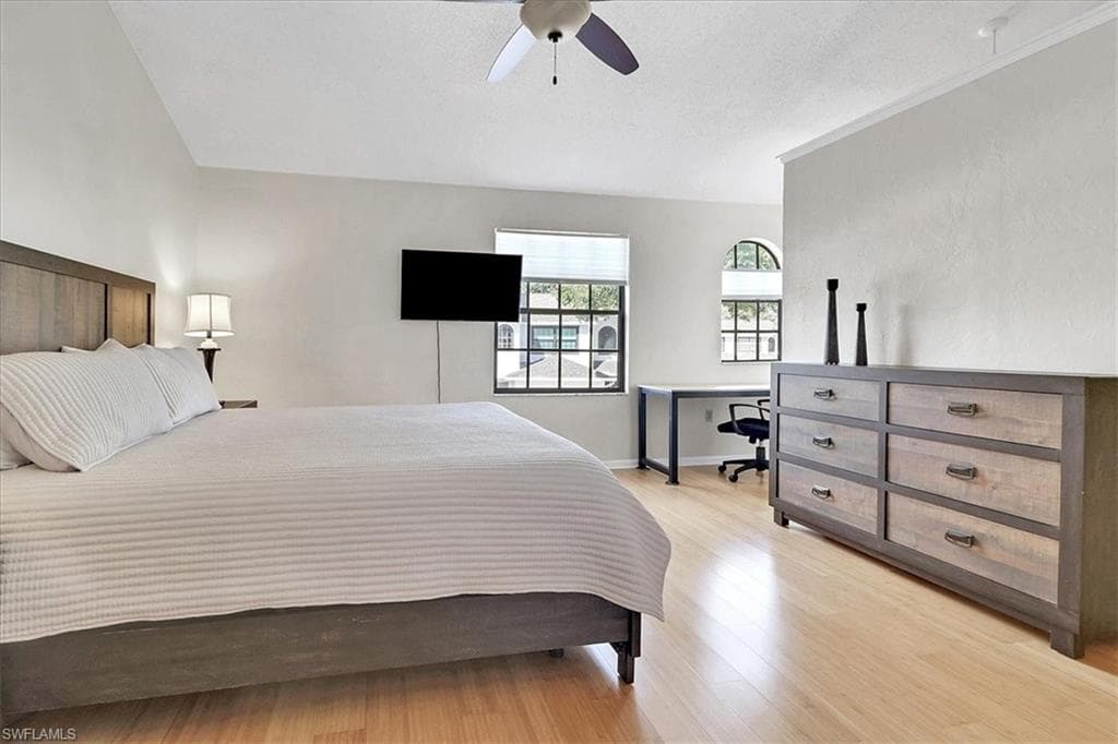 800 Meadowland DR Apt H, NAPLES FL 34108-21