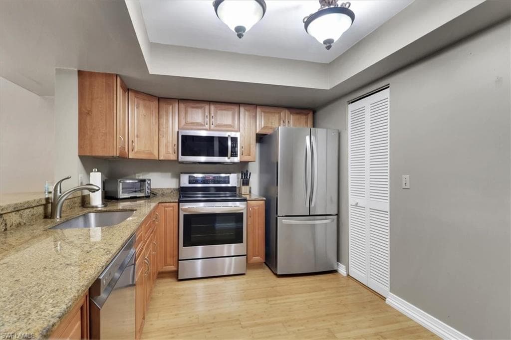 800 Meadowland DR Apt H, NAPLES FL 34108-7