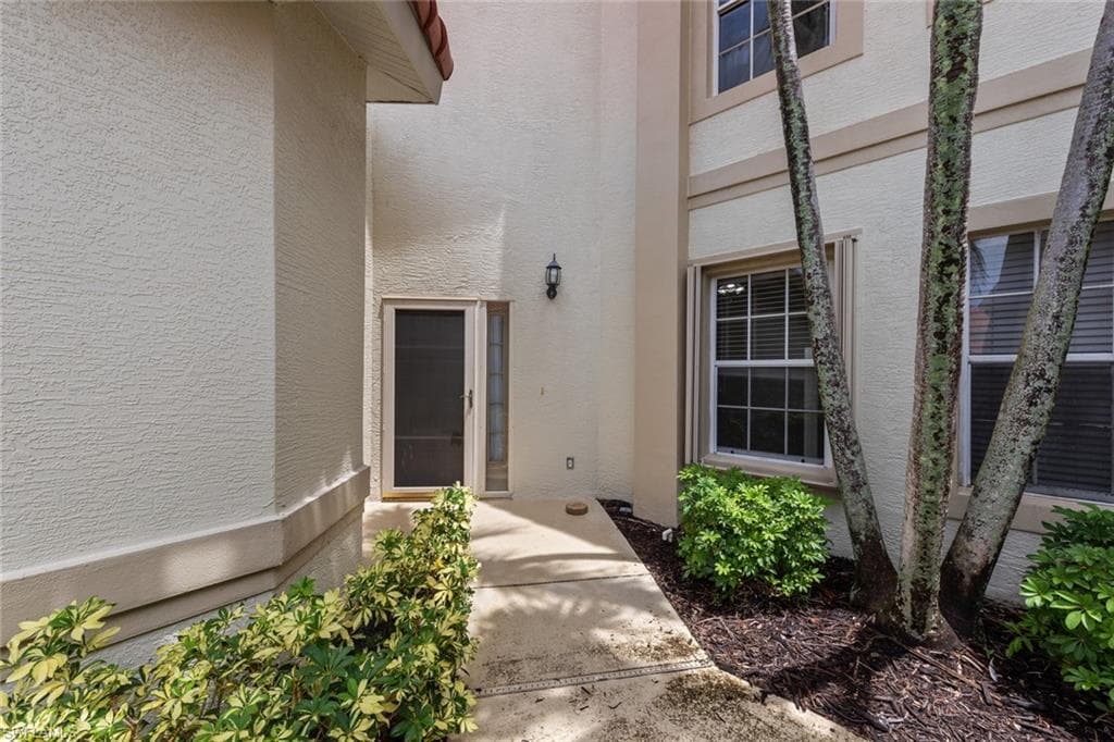 15201 Royal Windsor LN # 403, FORT MYERS FL 33919-2