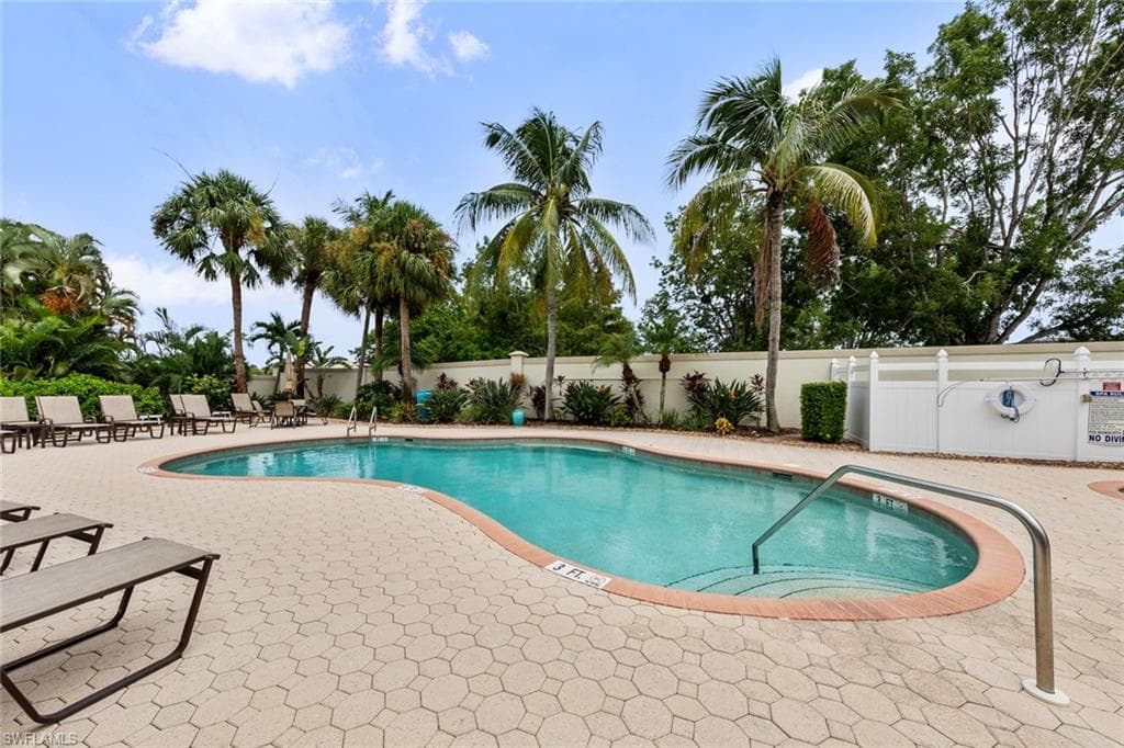 15201 Royal Windsor LN # 403, FORT MYERS FL 33919-30