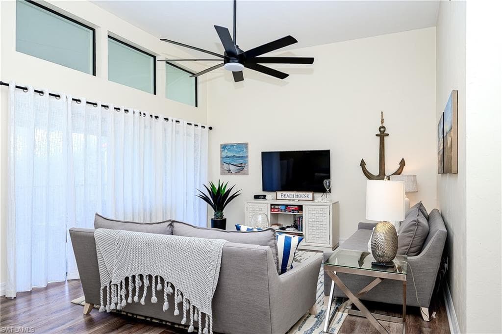 586 Beachwalk CIR # 305, NAPLES FL 34108-11
