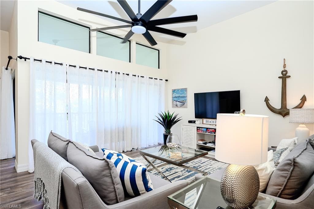586 Beachwalk CIR # 305, NAPLES FL 34108-13