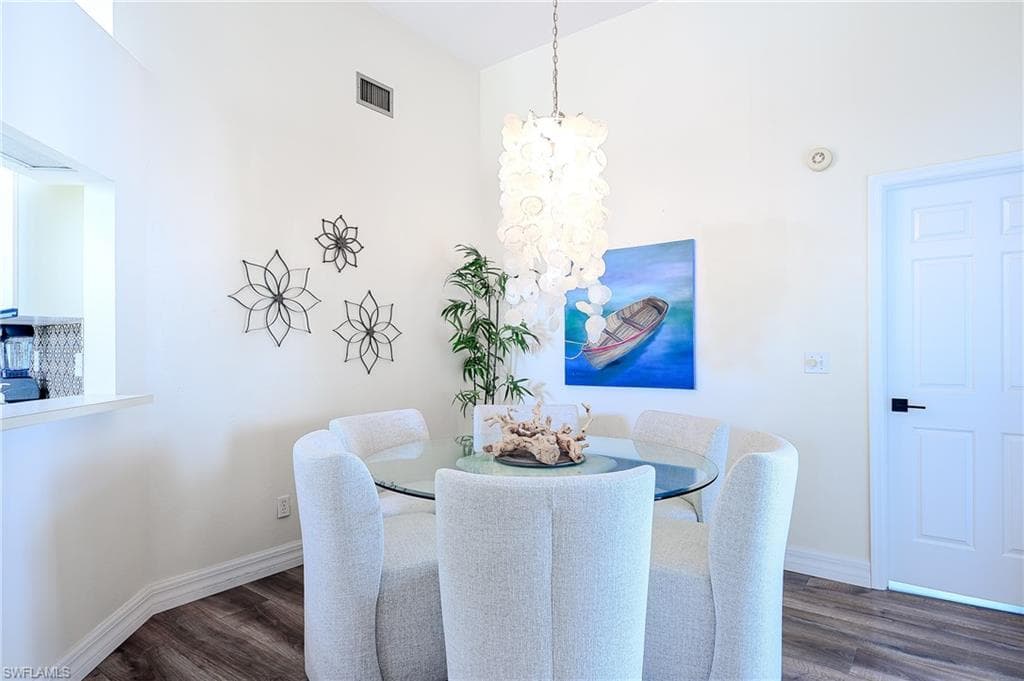 586 Beachwalk CIR # 305, NAPLES FL 34108-10