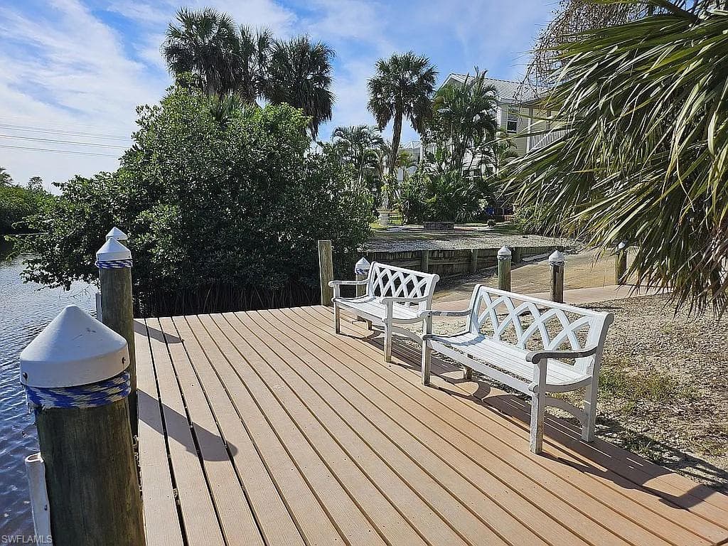 6123 Lake Front DR, FORT MYERS FL 33908-22