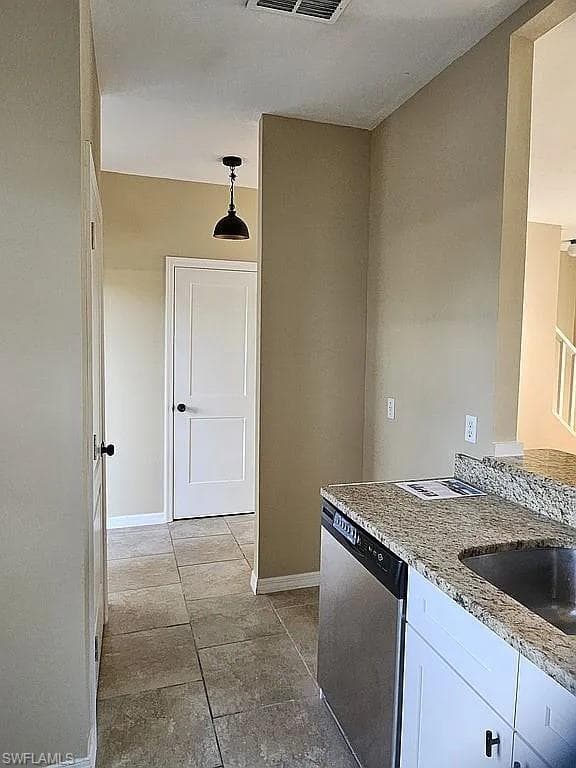 6123 Lake Front DR, FORT MYERS FL 33908-4