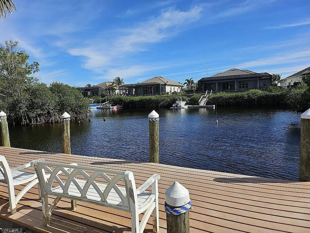 6123 Lake Front DR, FORT MYERS FL 33908-23