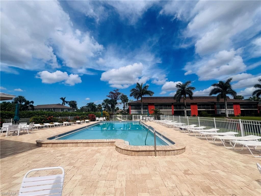 332 Charlemagne BLVD # H103, NAPLES FL 34112-21