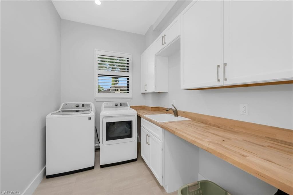 11728 Lady Anne CIR, CAPE CORAL FL 33991-20