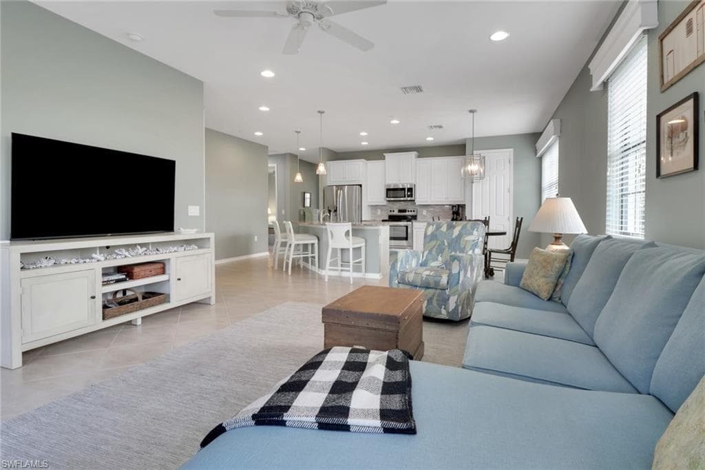 26233 Palace LN # 201, BONITA SPRINGS FL 34135-9