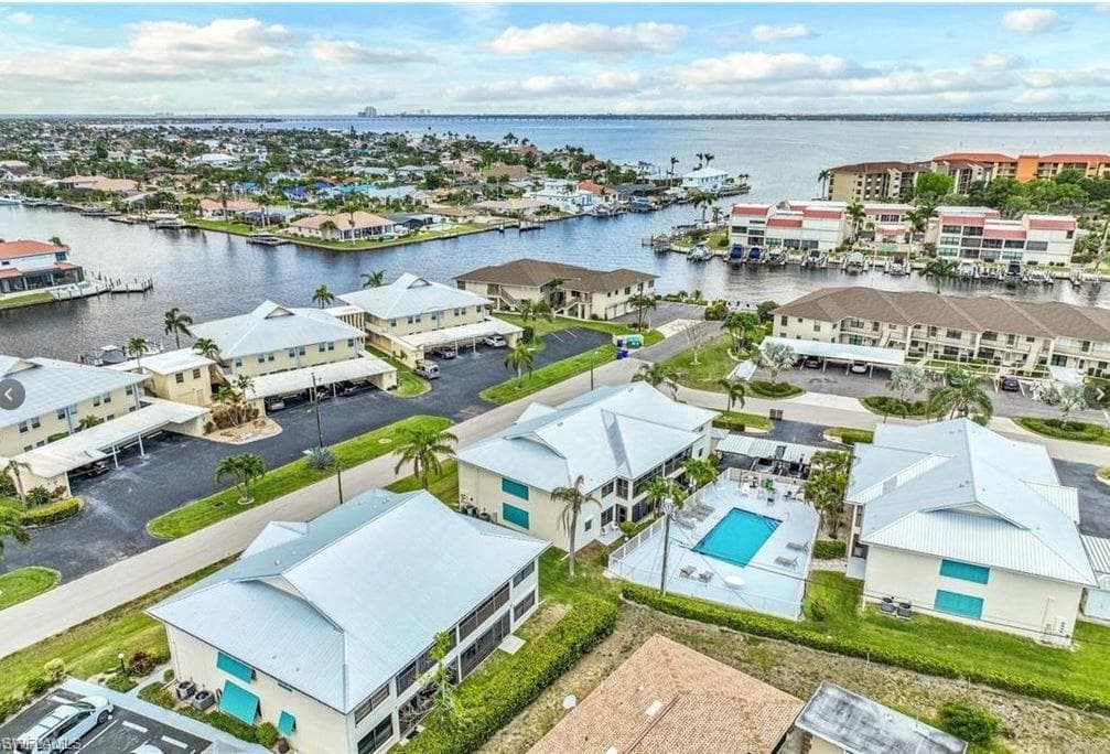 1914 SE 40th TER # 105, CAPE CORAL FL 33904-4