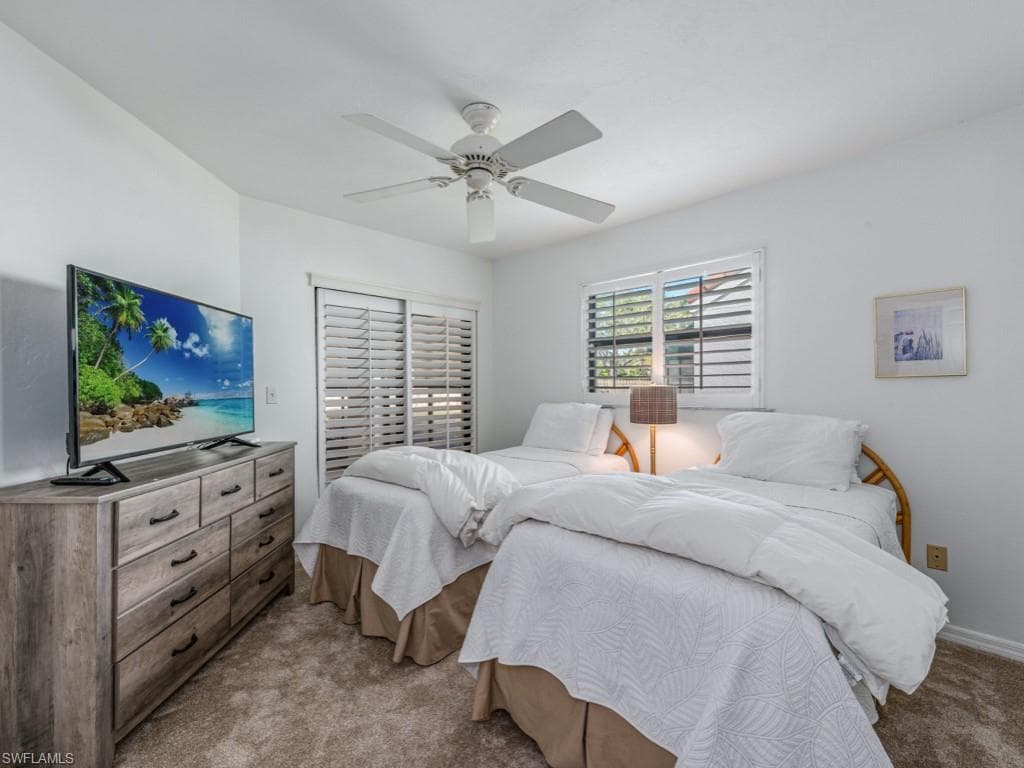 825 Reef Point CIR, NAPLES FL 34108-5