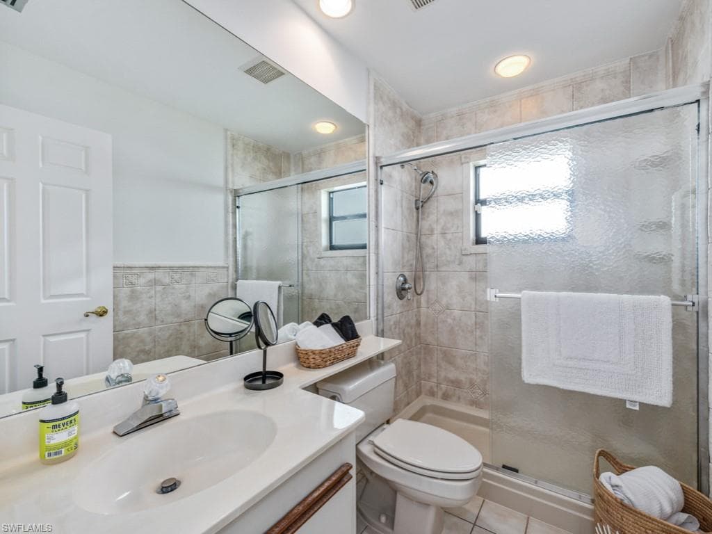 825 Reef Point CIR, NAPLES FL 34108-4