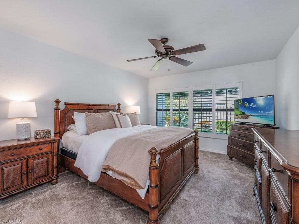 825 Reef Point CIR, NAPLES FL 34108-10