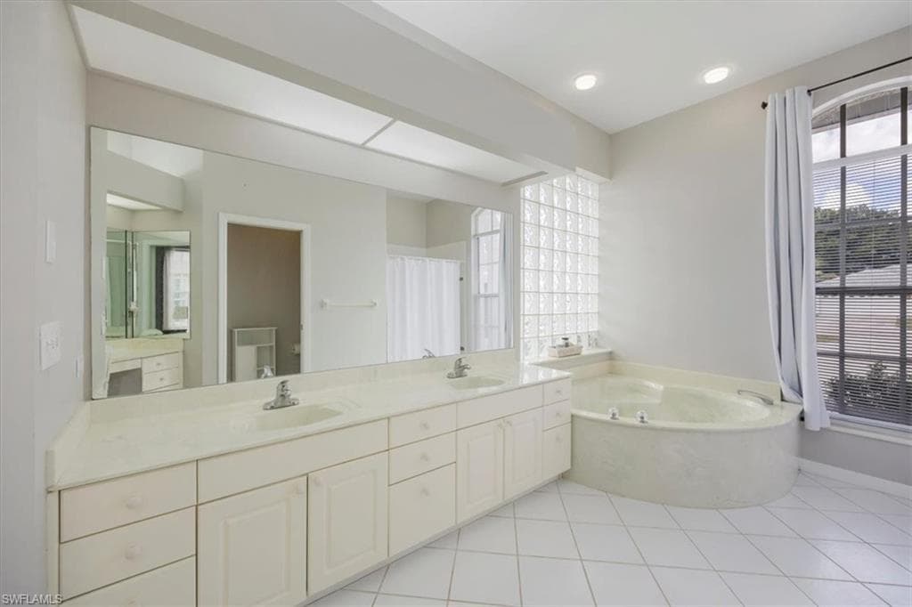 496 Raven WAY, NAPLES FL 34110-19