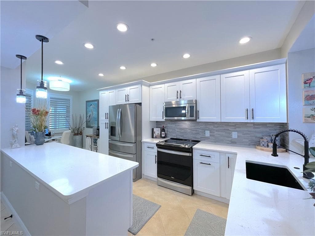 11001 Gulf Reflections DR # 105, FORT MYERS FL 33908-2