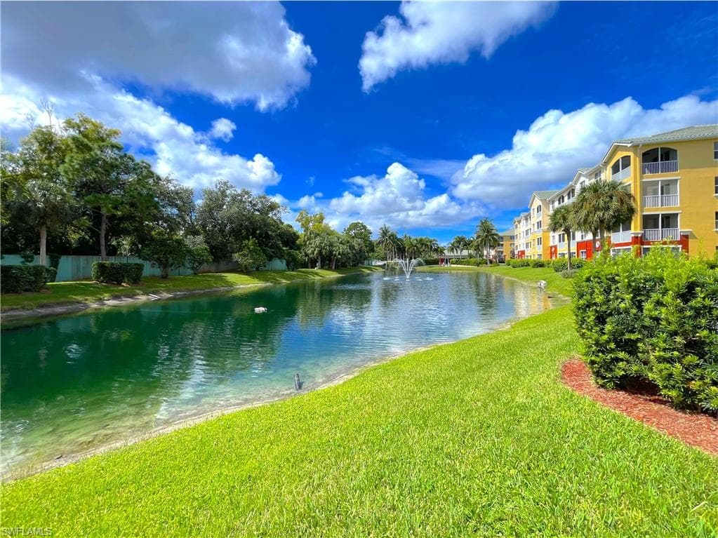 11001 Gulf Reflections DR # 105, FORT MYERS FL 33908-32