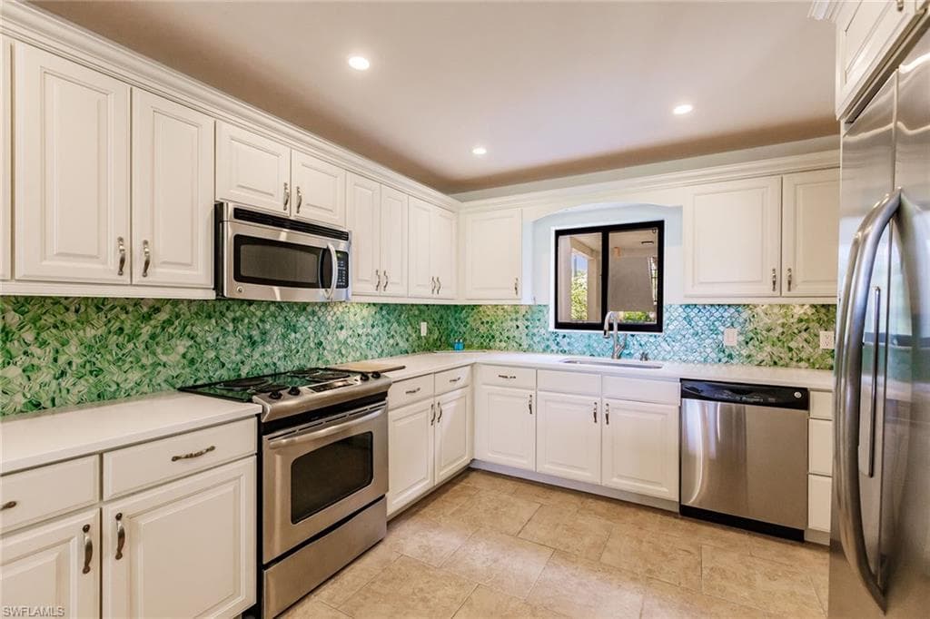 22 Cypress View DR # 22, NAPLES FL 34113-15