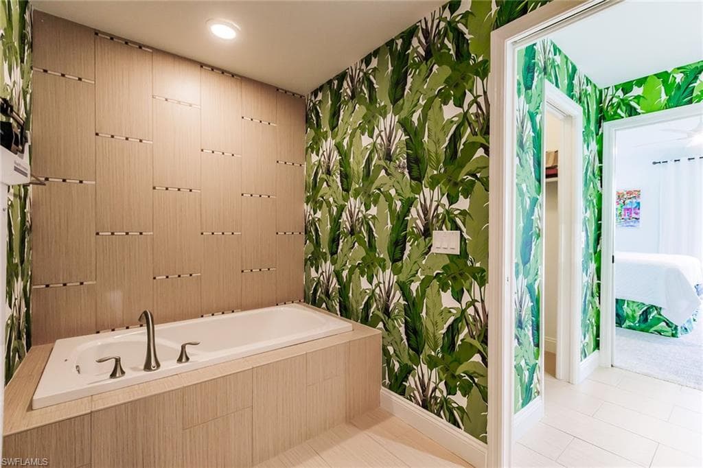 22 Cypress View DR # 22, NAPLES FL 34113-23
