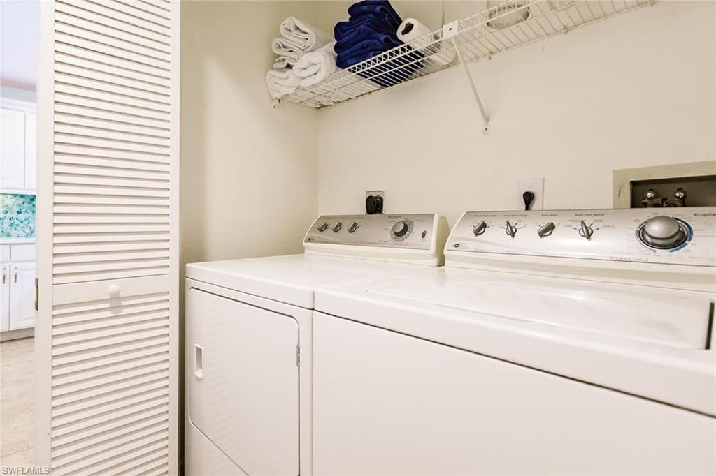22 Cypress View DR # 22, NAPLES FL 34113-37