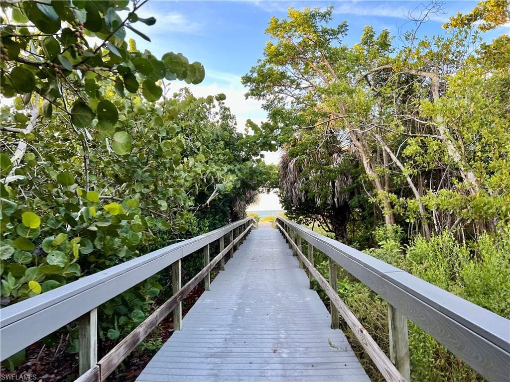 1390 Middle Gulf DR, SANIBEL FL 33957-39