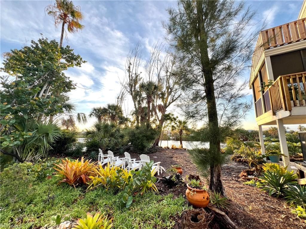 1390 Middle Gulf DR, SANIBEL FL 33957-3