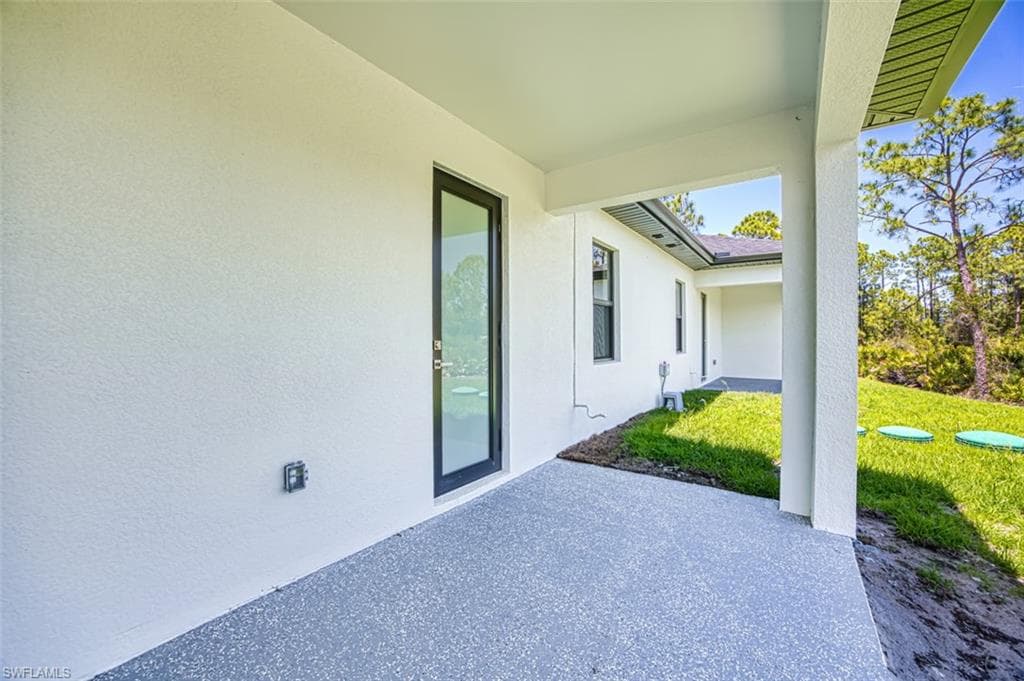 817-819 Eisenhower BLVD, LEHIGH ACRES FL 33974-15