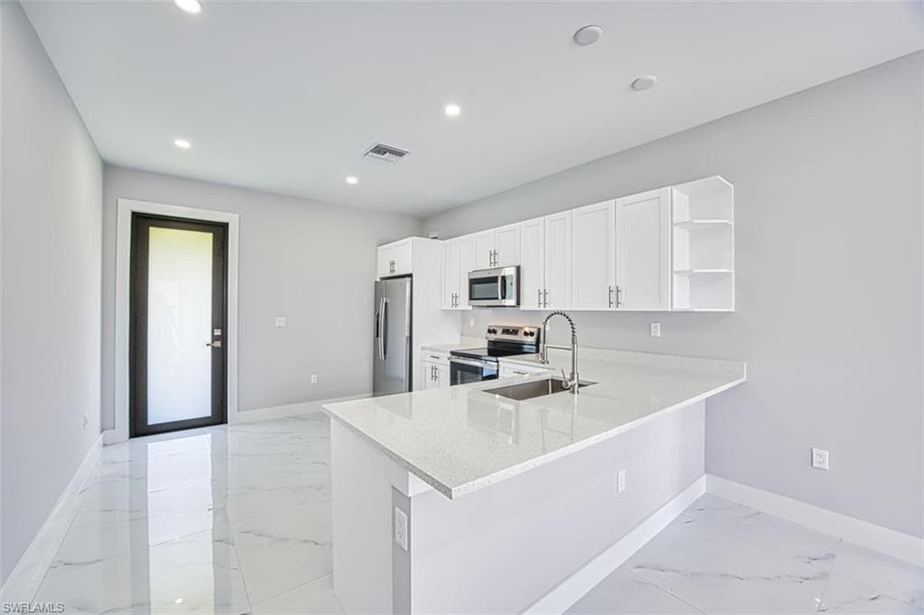 817-819 Eisenhower BLVD, LEHIGH ACRES FL 33974-19