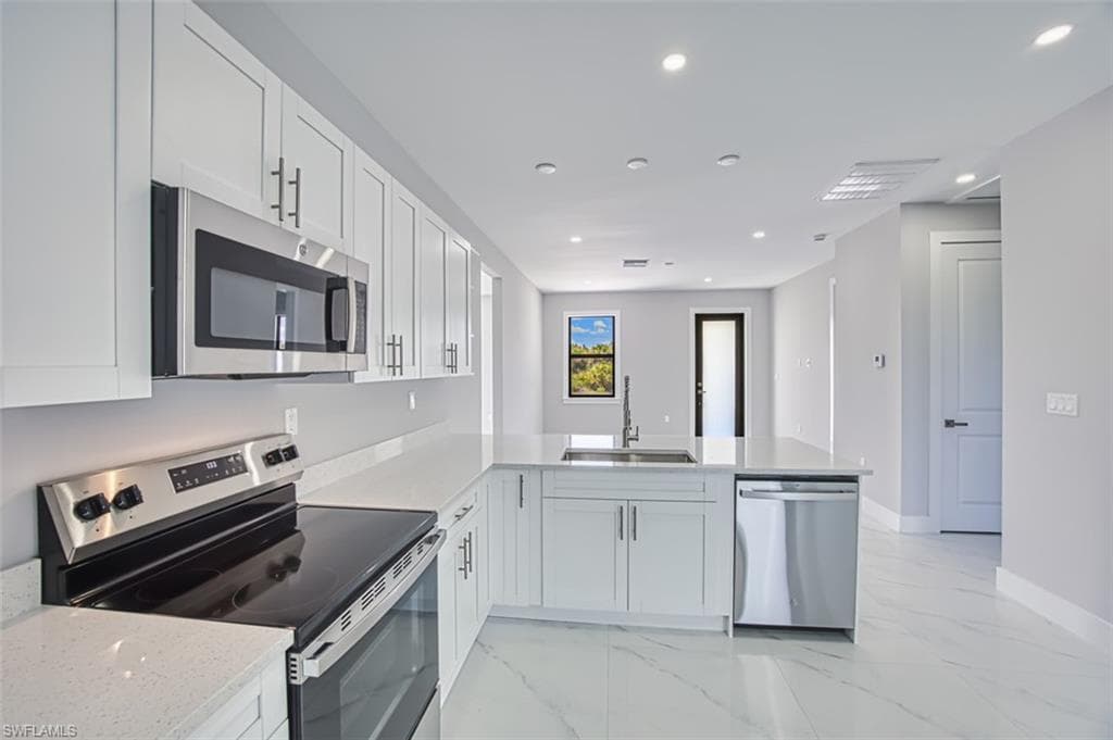 817-819 Eisenhower BLVD, LEHIGH ACRES FL 33974-17