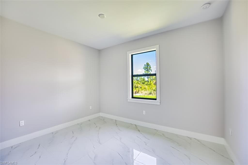 817-819 Eisenhower BLVD, LEHIGH ACRES FL 33974-10