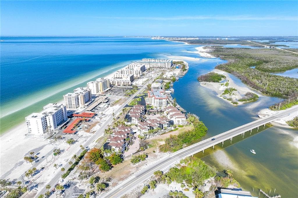 26000 Hickory BLVD # 805, BONITA SPRINGS FL 34134-1