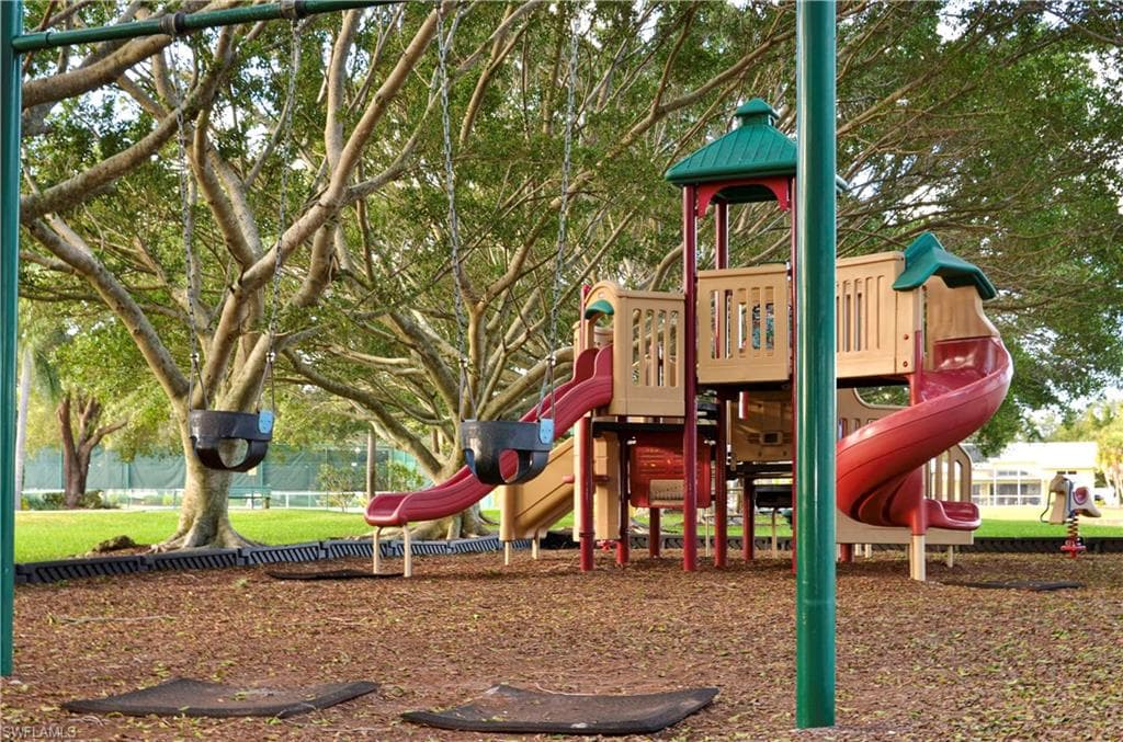 9241 Bramble CT, FORT MYERS FL 33919-46