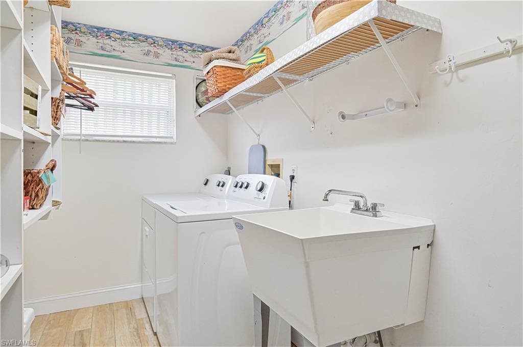 9241 Bramble CT, FORT MYERS FL 33919-36