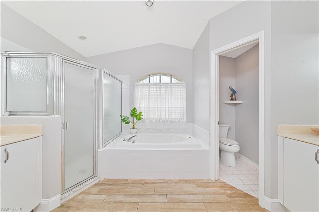 9241 Bramble CT, FORT MYERS FL 33919-24