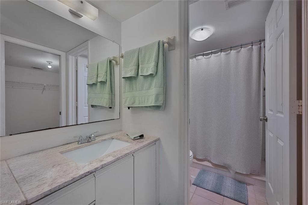 3021 Sandpiper Bay CIR # E206, NAPLES FL 34112-12