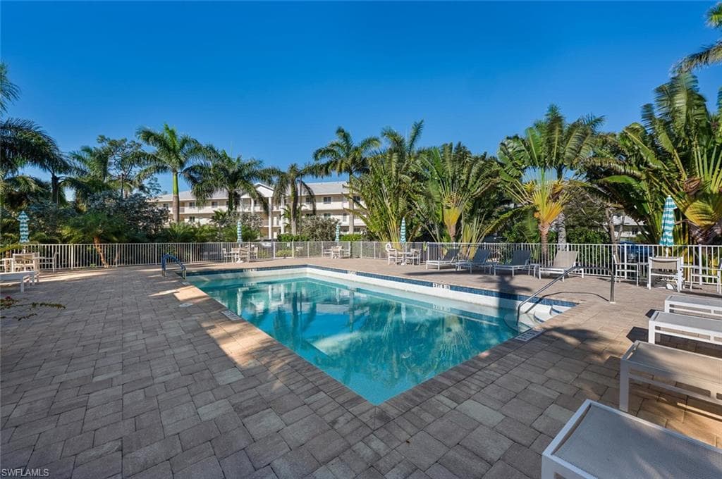 3021 Sandpiper Bay CIR # E206, NAPLES FL 34112-13