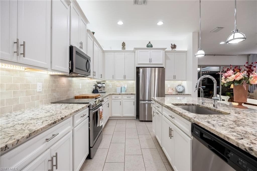 3620 Pilot CIR, NAPLES FL 34120-18