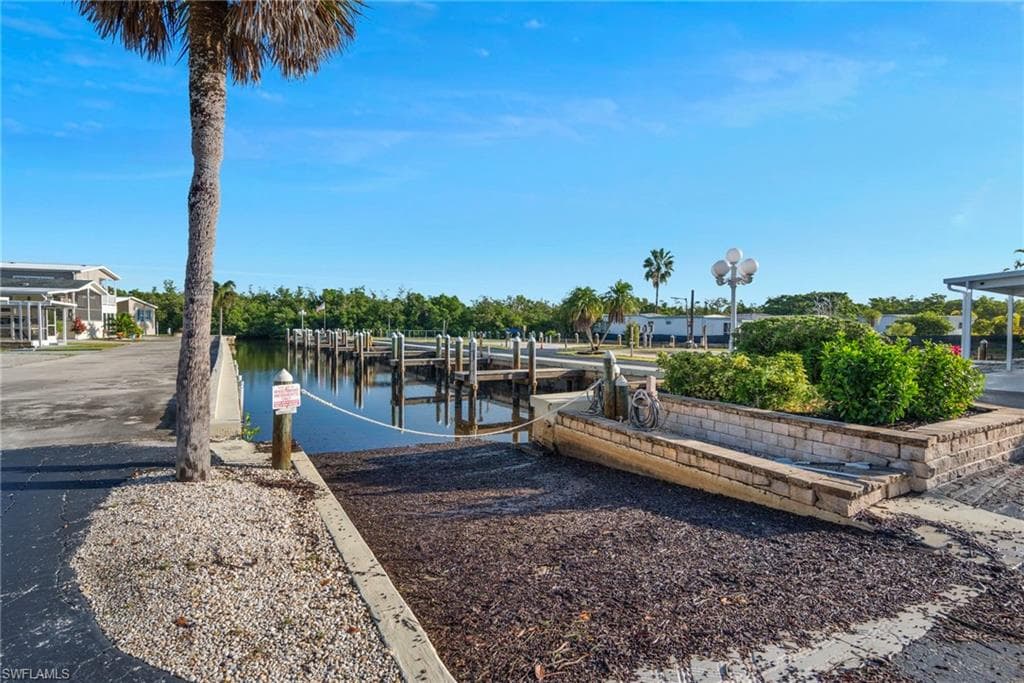 777 Walkerbilt RD # 34, NAPLES FL 34110-21