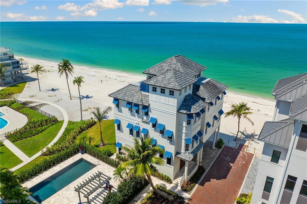 110 Kaula LN, BONITA SPRINGS FL 34134-2